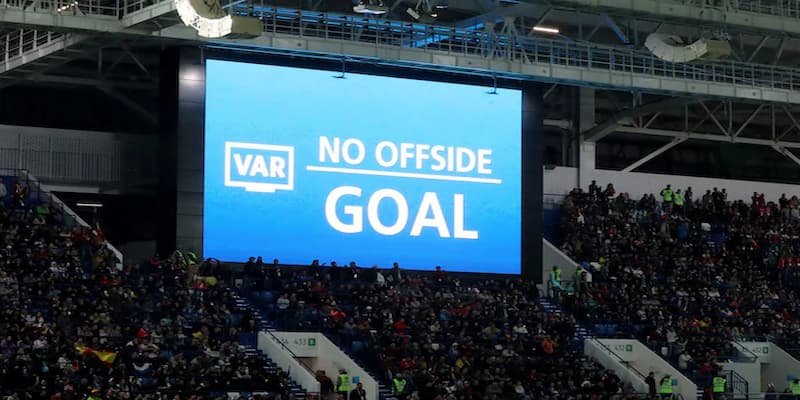 FIFA đã đổi luật Offside nhiều lần